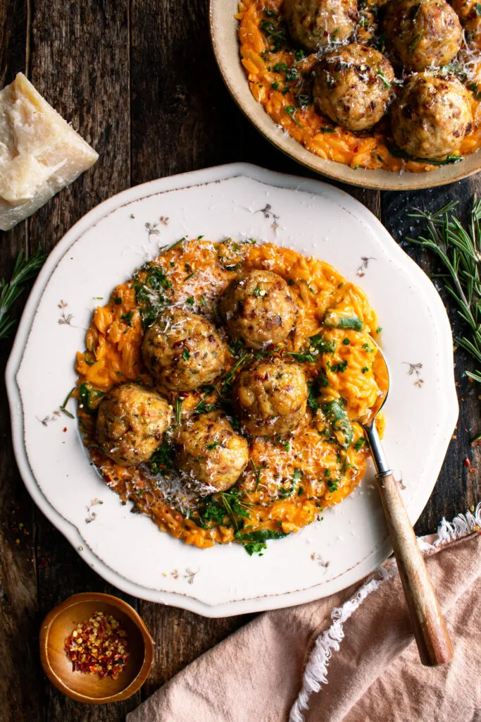 Baked Rosemary Chicken Meatballs with Tomato Orzo zubereiten: Schritt 3
