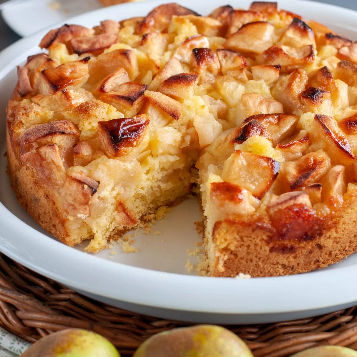 Italian Apple Cake: A Heartwarming Dessert Recipe